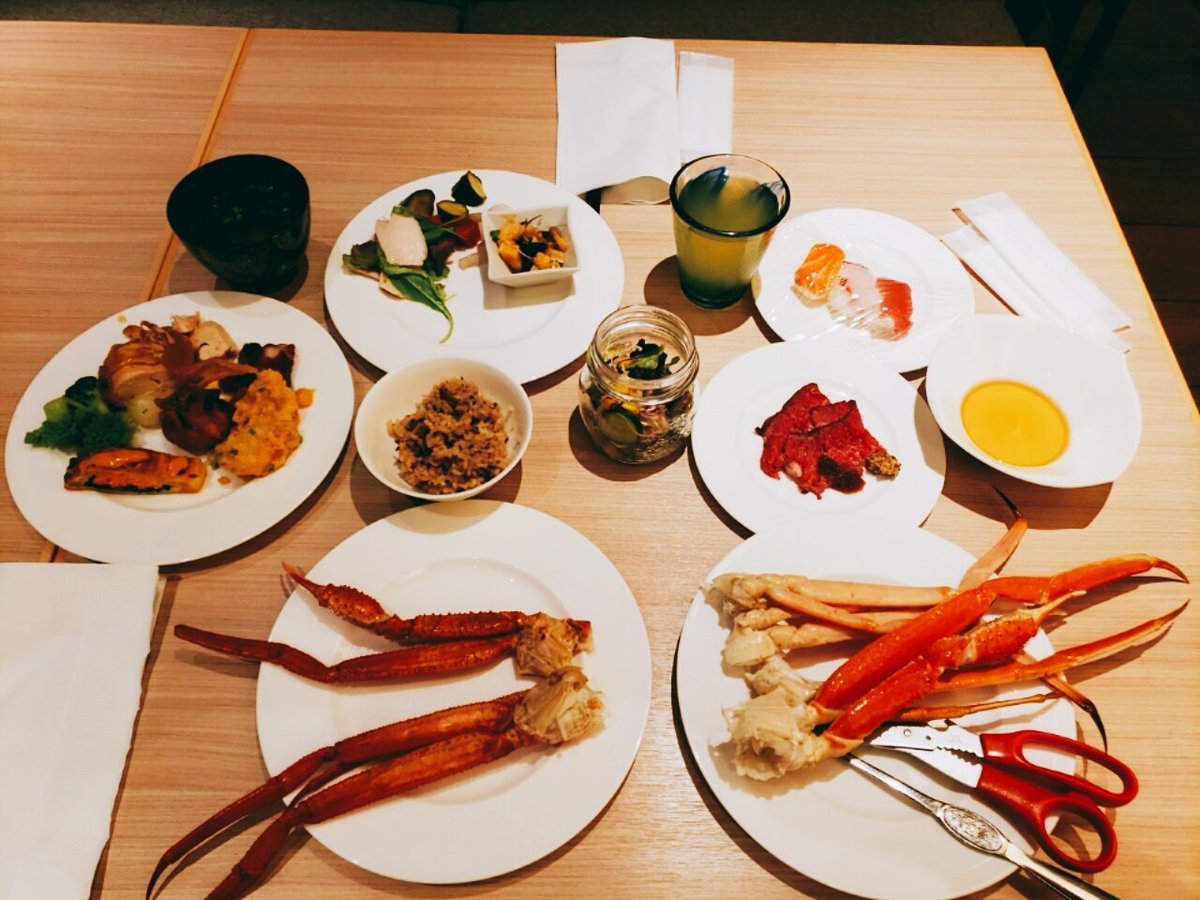 BodyPiercing_M's tweet photo. 今日は一人で旅行〜🎵
素敵なホテルに、美味しい晩御飯😁 https://t.co/A2OHyYJLyk