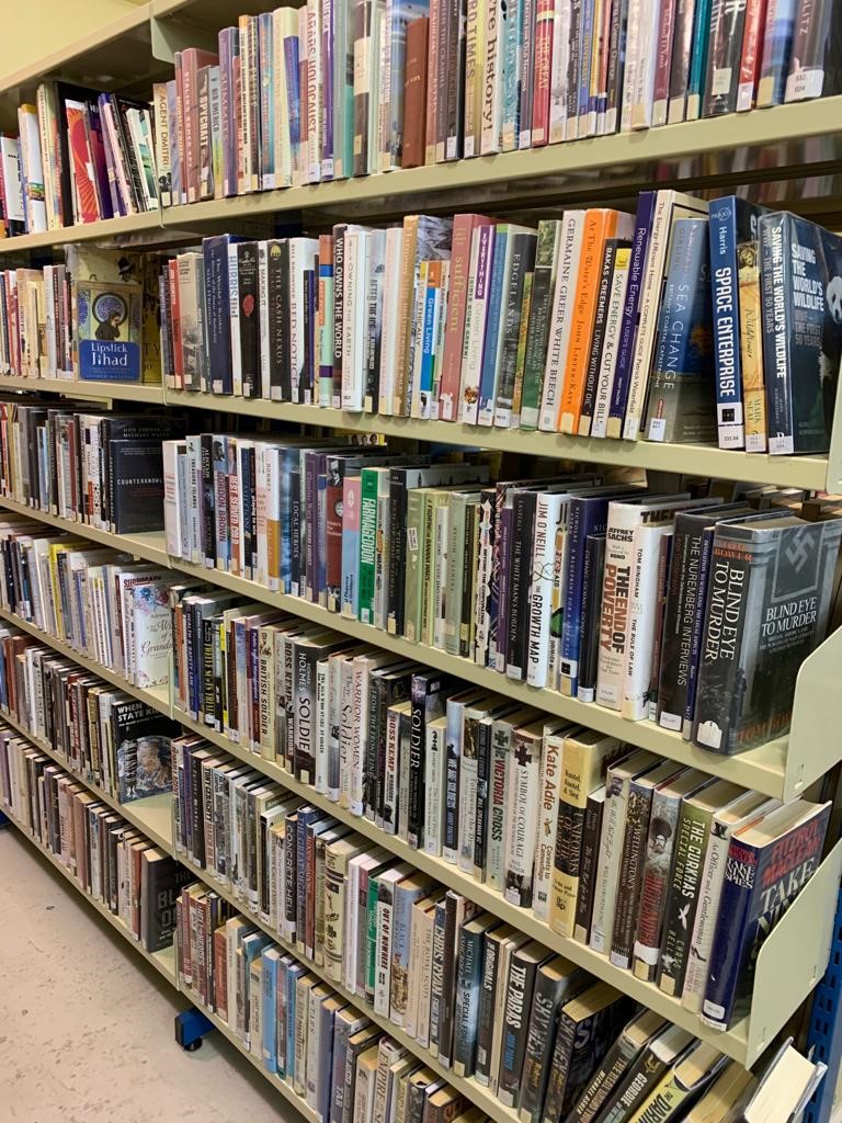 eastlothianlibs's tweet photo. This may look like a random shelf of books to you but no! This is a beautiful reorganised, nobody touch the tidy book shelves shelfie! #Fridayfeeling #Lovebooks #showusyourshelf #LibraryHQ #EastLothian https://t.co/CLuKurd7I9