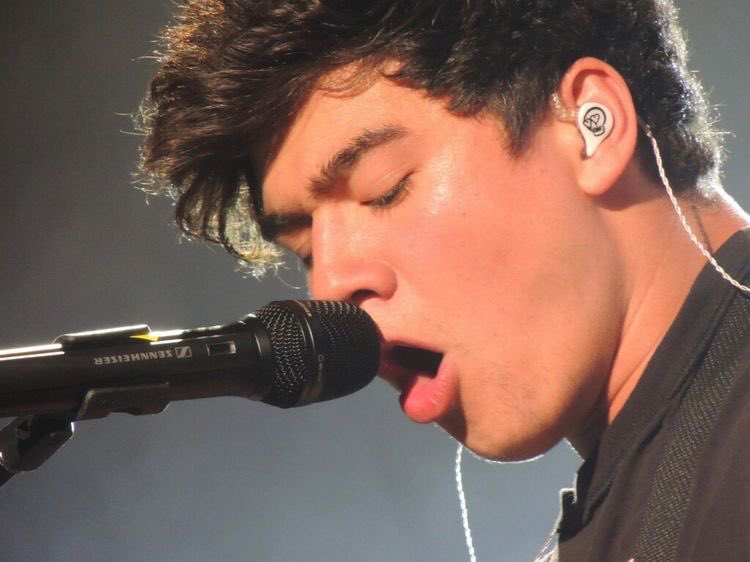 5sos covered in sweat, a thread.