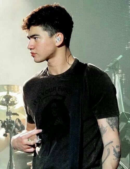 5sos covered in sweat, a thread.