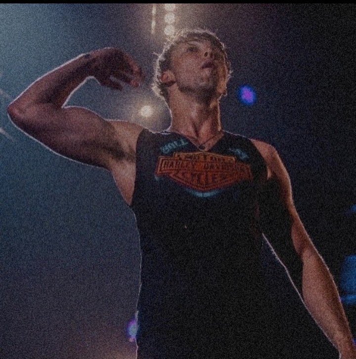 5sos covered in sweat, a thread.