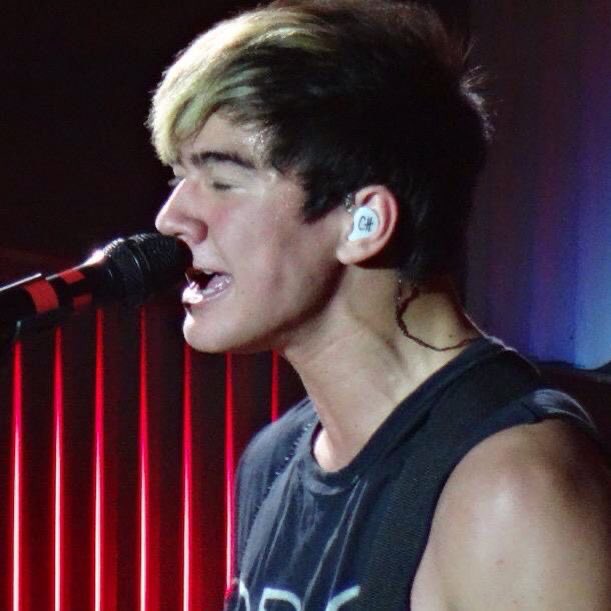 5sos covered in sweat, a thread.