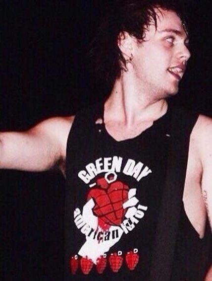 5sos covered in sweat, a thread.