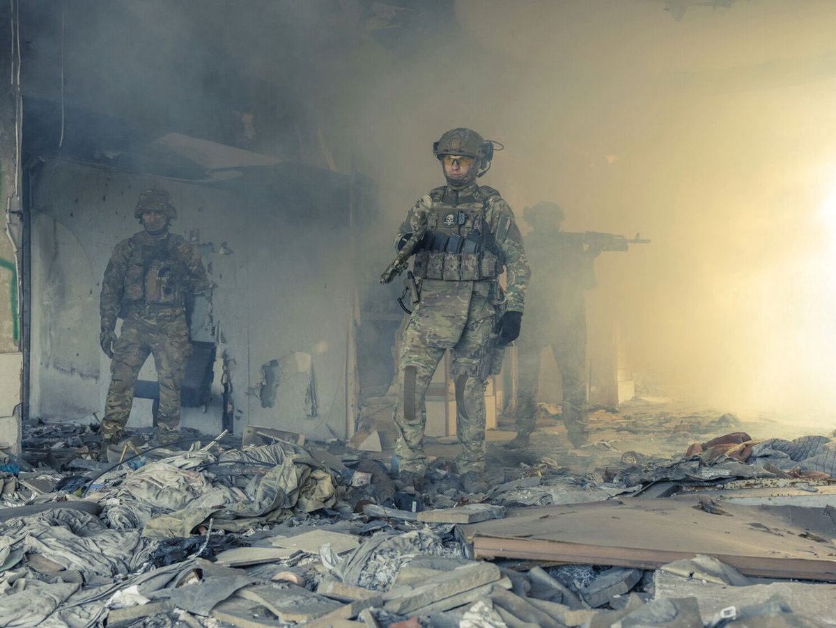 Бойцы донецкой «Спарты» в Донецком аэропорту...