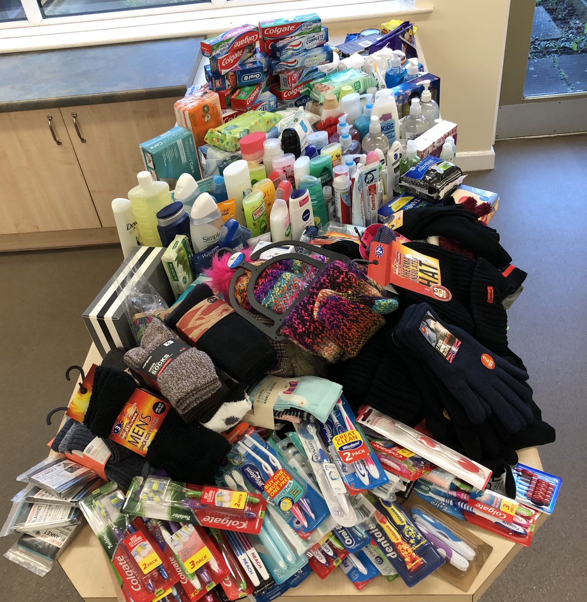 OrmistonMeadows's tweet photo. Our school community is officially FAB-U-LOUS!!👏 We asked for donations to help those in need and we’ve been overwhelmed by the response! @sospboro - you do an amazing job and we’re proud to be able to support you 👏  @OrmistonAcads @iwill_ormiston #CareForYourCommunity https://t.co/Gb6pYpxRRh