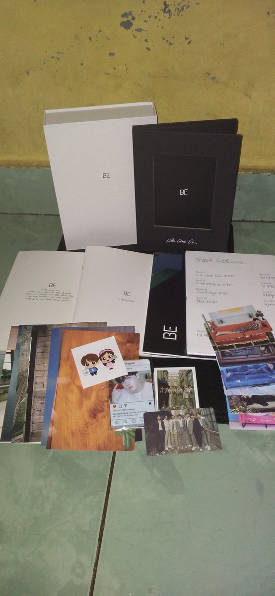 itsresha_'s tweet photo. Lapor kak cia 😇 album nya udah sampe, cantik banget Kak,makasih banget yaa kak @CiaClarissa2 dan juga sponsor @BigCoinCrypto ini jadi album pertamaku, sekali lagi makasih banyak kak cia dan sponsor 😇 semoga dimudahkan rejekinya dan sehat selalu God Bless You 🤗💜💜 #GAnyaCia https://t.co/vdaSPsLQLA