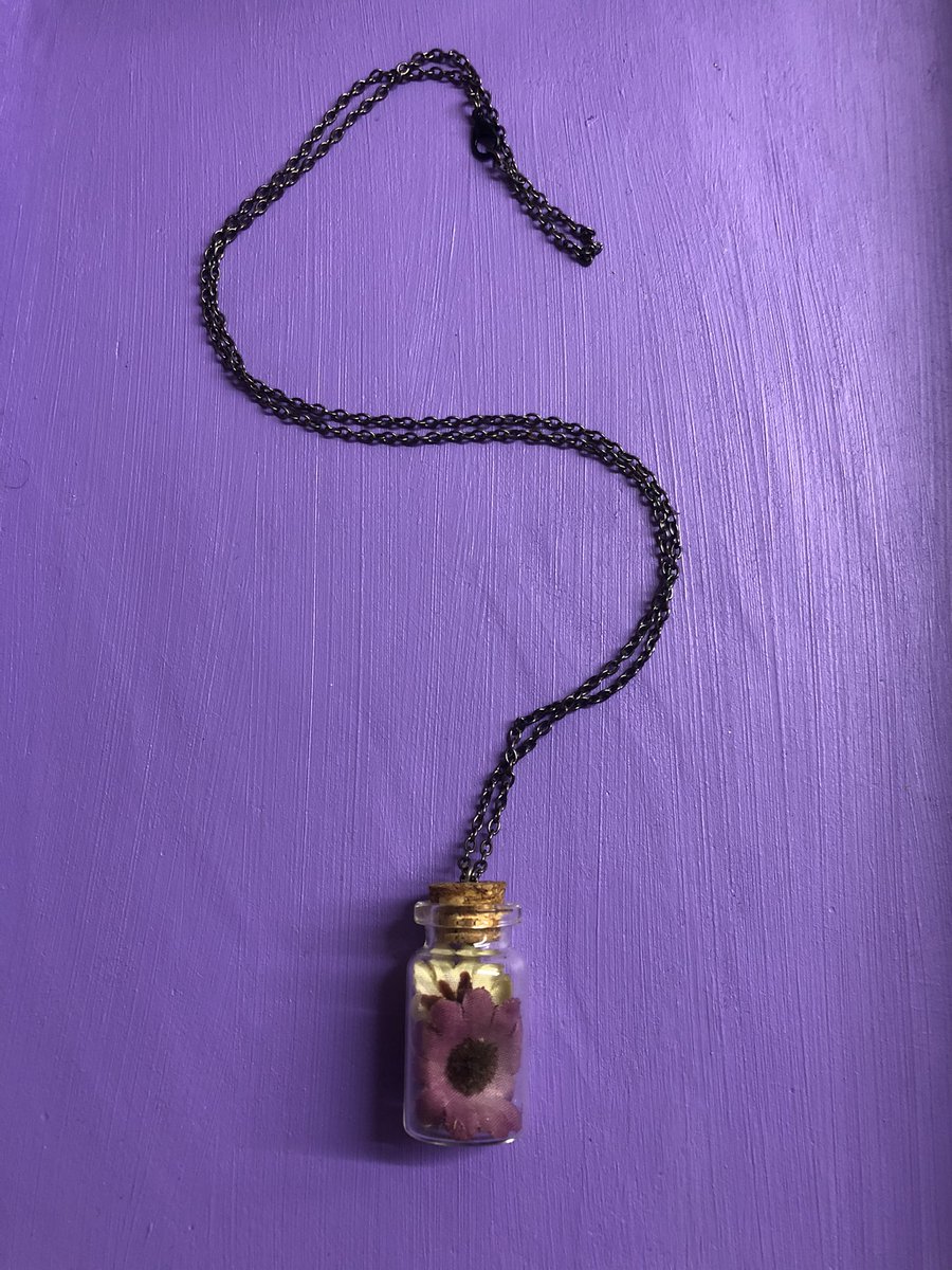 ssherrylady's tweet photo. Bu kolyeyi “sen benim papatyamsın” dediğin kişiye hediye et 🌟✨💫
#takılar #kolye #bileklik #takı #küpe #aksesuar #moda #bijuteri #jewelry #fashion #necklace #accessories #model #followme #bijox #womenaccessories #stil #istebenimstilim #bukombin #bijoux #zara #uzunkolye https://t.co/6djXMg01pO