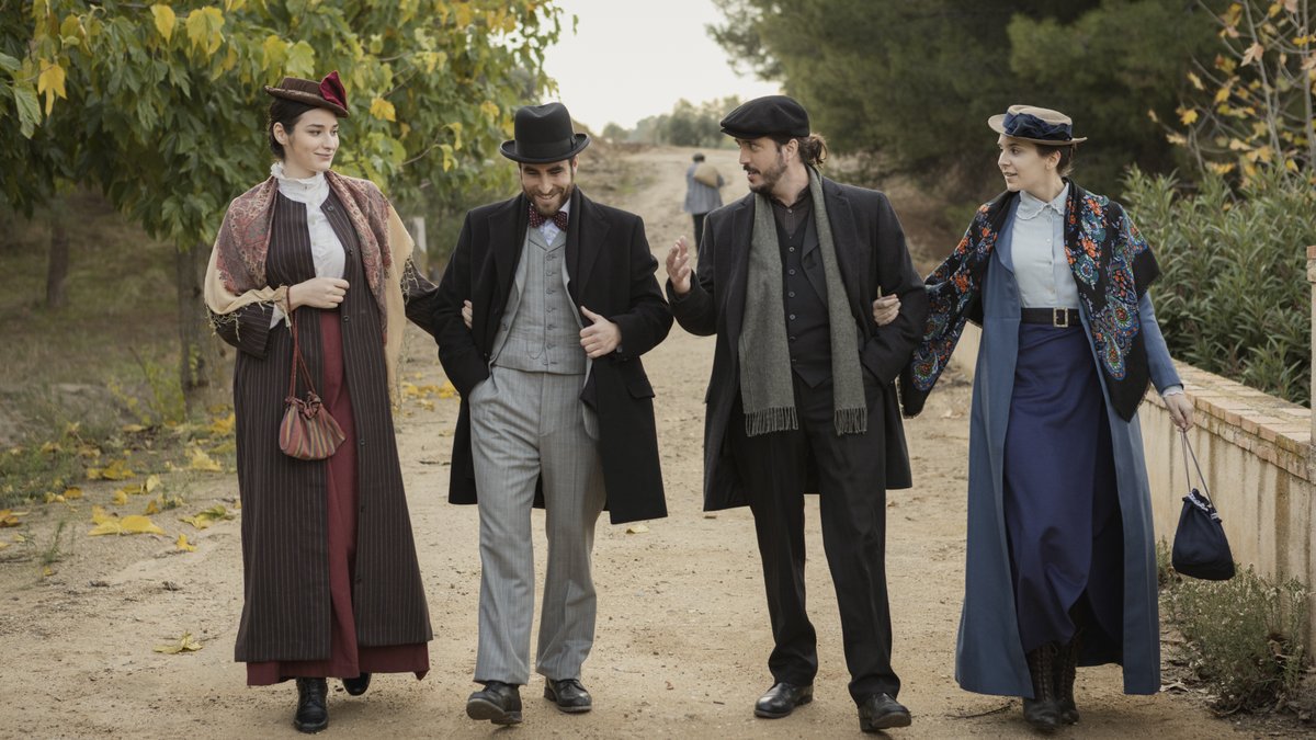 acacias38_tve's tweet photo. DIRECTO 🔴 |¡Hello, #acacieros y #maitiners 

¡Ve conectándote que ya comienza el capítulo de hoy! 

Puedes seguirlo en @La1_tve o bien desde la web. Aquí tienes el enlace 🔽 

➡  https://t.co/N5bm6Tc8Cw #Acacias https://t.co/qHMRDsFdXH