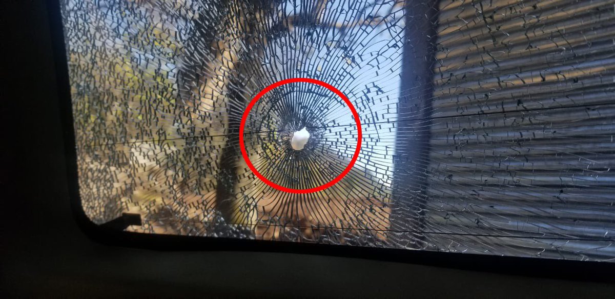 OfficialDGISPR's tweet photo. Indian Army resorted to unprovoked fire in Chirikot Sector of #LOC. Indian troops deliberately targeted a United Nations vehicle with 2 Military Observers on board, enroute to interact with CFV victims in Polas Village in Chirikot Sector. It must be noted that the UN (1/4) https://t.co/9MB0uLpq6d
