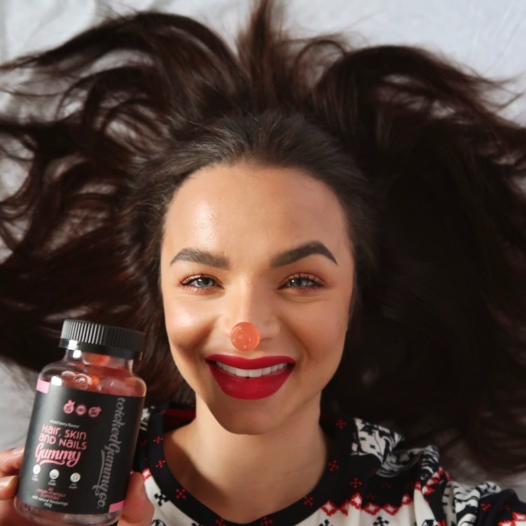 Want shinier hair, glowing skin and stronger nails? Then the nose, knows!
.
.
.
#hairskinnails #healthyhair #hairgrowth #strongnails #longnails #healthynails #healthyskin #glowingskin #biotin #metabolism #metabolismbooster #wickedgummyco