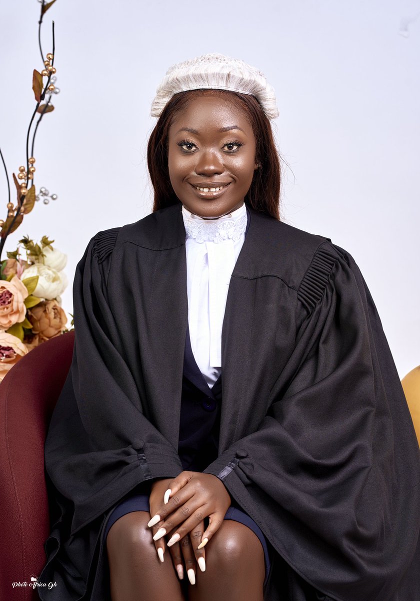 uninayah's tweet photo. Graduated, I was overdue. 
17.12.20
Agyapomaa Opoku- Agyemang
Barrister and Solicitor of the Supreme Court of Ghana
Also I’m such a spice. Wow. https://t.co/dwDjVwLqqZ