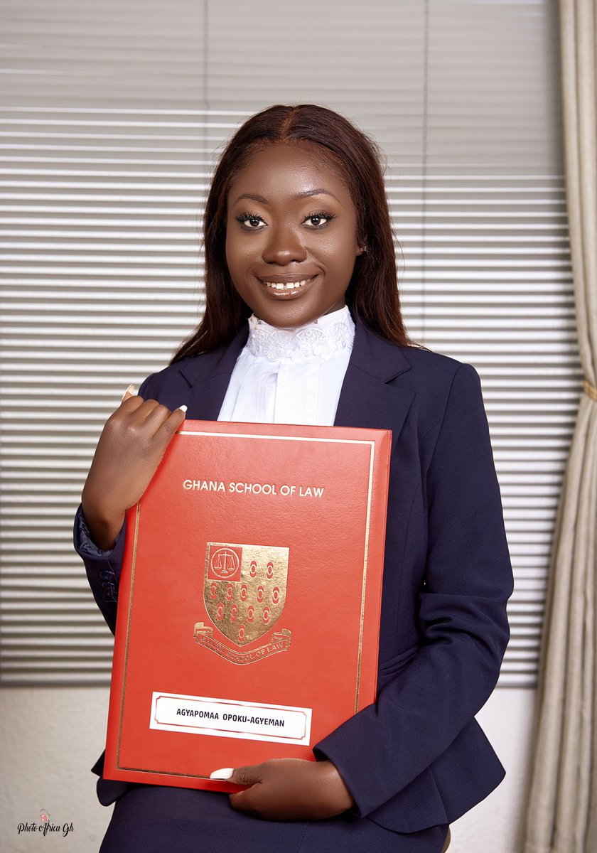 uninayah's tweet photo. Graduated, I was overdue. 
17.12.20
Agyapomaa Opoku- Agyemang
Barrister and Solicitor of the Supreme Court of Ghana
Also I’m such a spice. Wow. https://t.co/dwDjVwLqqZ