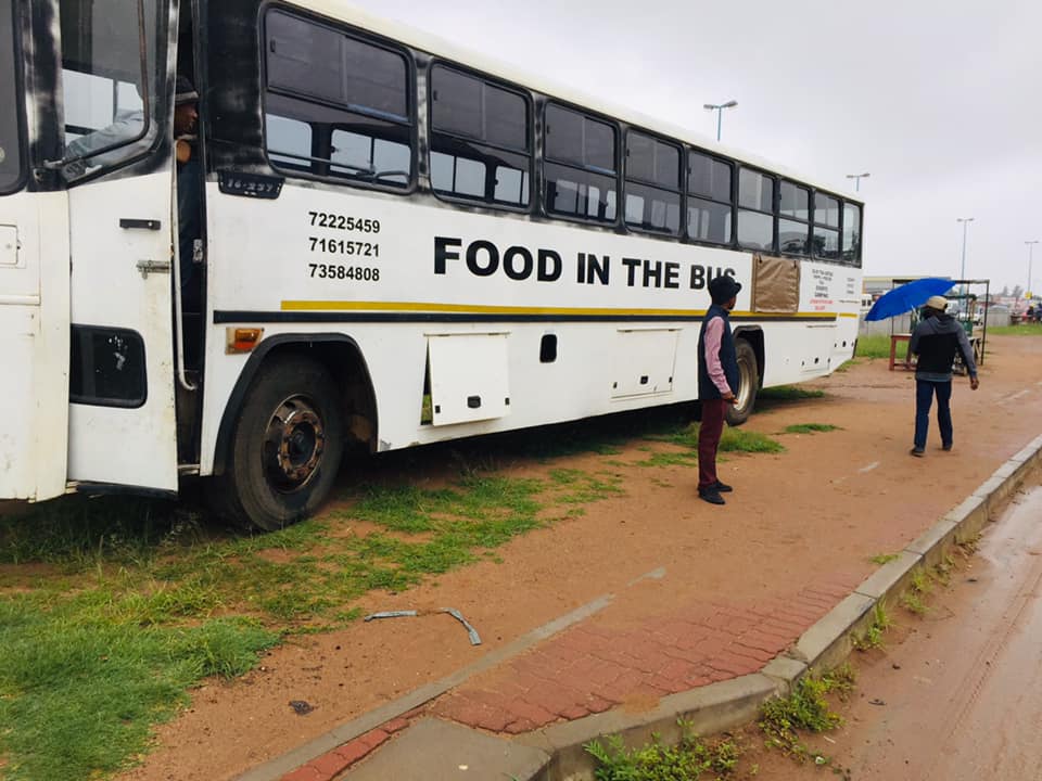 KasiEconomy's tweet image. This young man started a fast food restaurant inside a bus.