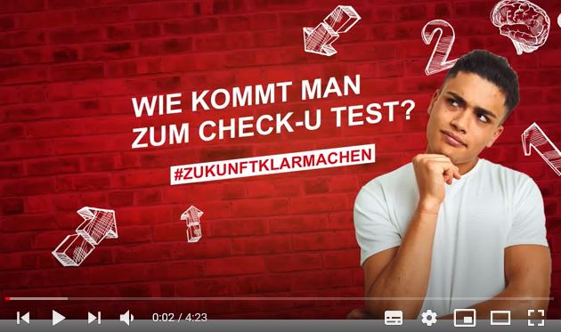 AA_Frankfurt_M's tweet photo. Unser #CheckU-Test: Ein genialer Einstieg zur ersten #Berufsorientierung. Checkerin #Caramella erklärt heute in Teil 2: „Wie kommt man zum Check-U Test?“
Hier geht's lang 👇
https://t.co/zFVjlC1JNN
#Zukunftklarmachen und Hotline unserer
#Berufsberatung anrufen: 069 2171 2171 https://t.co/BferXVZWa4