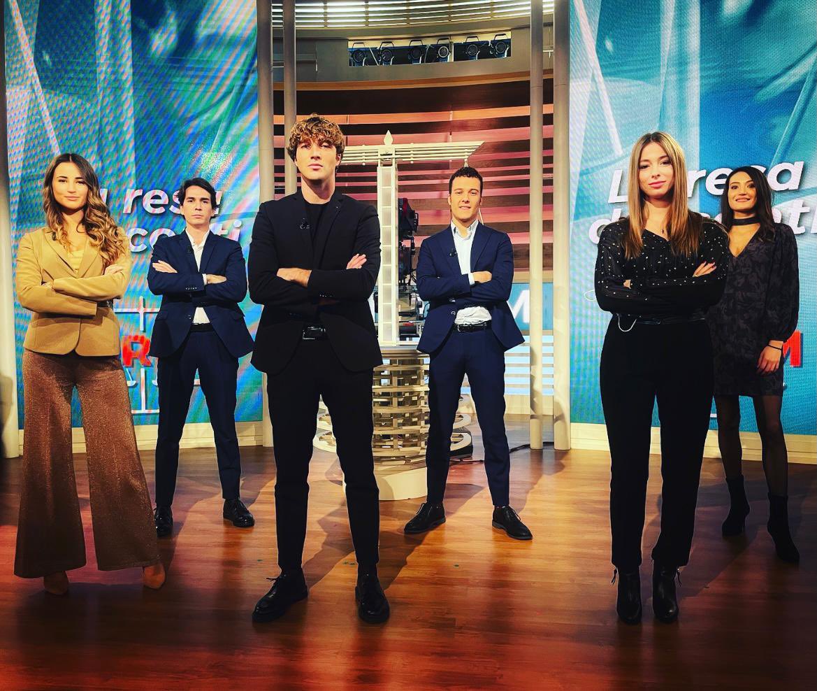 I ragazzi di #Forum 💙🧡⚖️🎄
 <a href="/paulciav/">Paolo Ciavarro</a> <a href="/camillaghini/">Camilla Ghini</a> @drojette <a href="/sofiaodescalchi/">sofia odescalchi</a> #Giulietta #Ladislado