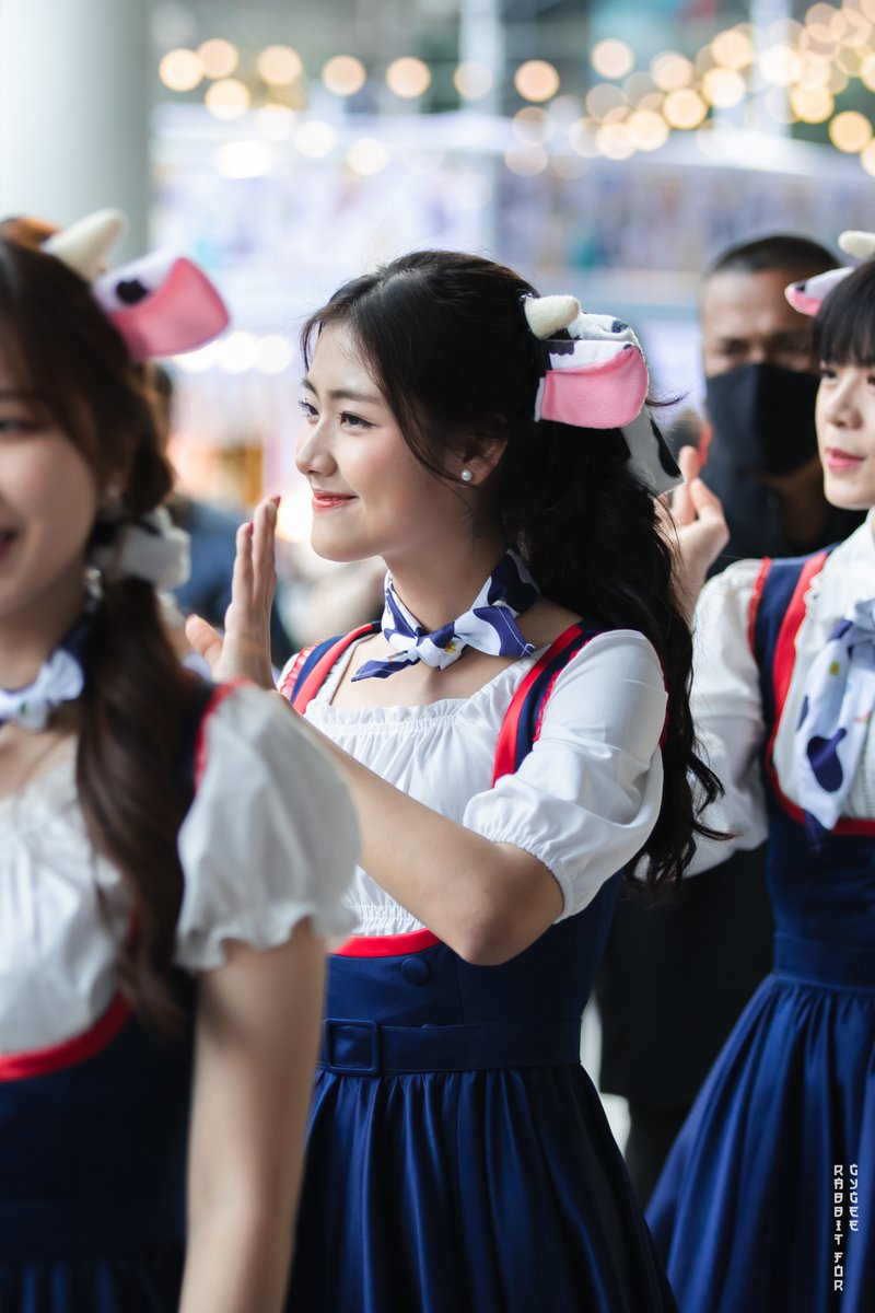 rabnaja48's tweet photo. มุมุ🥺🐄❤
----------------------------------
"มามา...ลานมิลค์แลนด์" Central World 17/12/63
#GygeeBNK48
#BNK48
#Rabbit48
#MilklandxBNK48
#Milklandstory
#farframtoyou
#มามาลานมิลค์แลนด์ https://t.co/1PnQKgFdzg