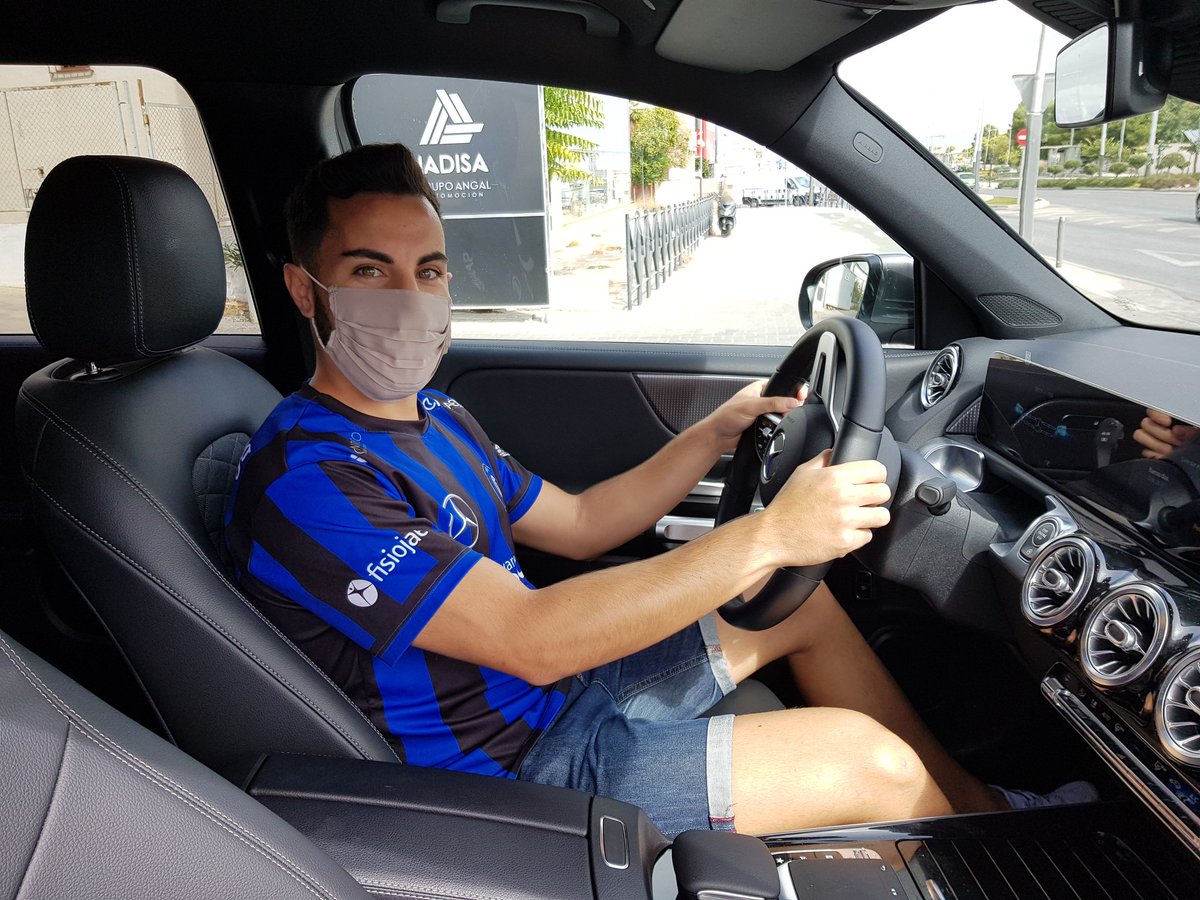 InterJaen's tweet photo. 🆕️✍️TENEMOS FICHAJE🙊🎁
👟⚽️ Escobar
📋 Central/Lateral
📆 30 Años
🔚 Guadalmar CD.
https://t.co/ADKzjHKW9z
@grupojadisa 🚗🤙
#SomosInter #InterSenior #Temporada20_21 #ForzaInter 🖤💙 https://t.co/WAlLnOQmQT