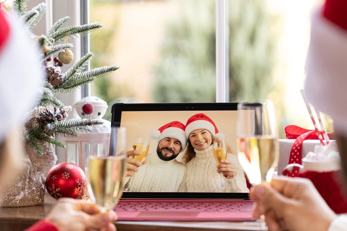 Ja tens el #Cava per aquest Nadal? Que aquestes festes t'enganxin amb una copa de Cava a les mans 🍾🎄🧑‍🎄Si no el tens, ja ho saps: compracava.com