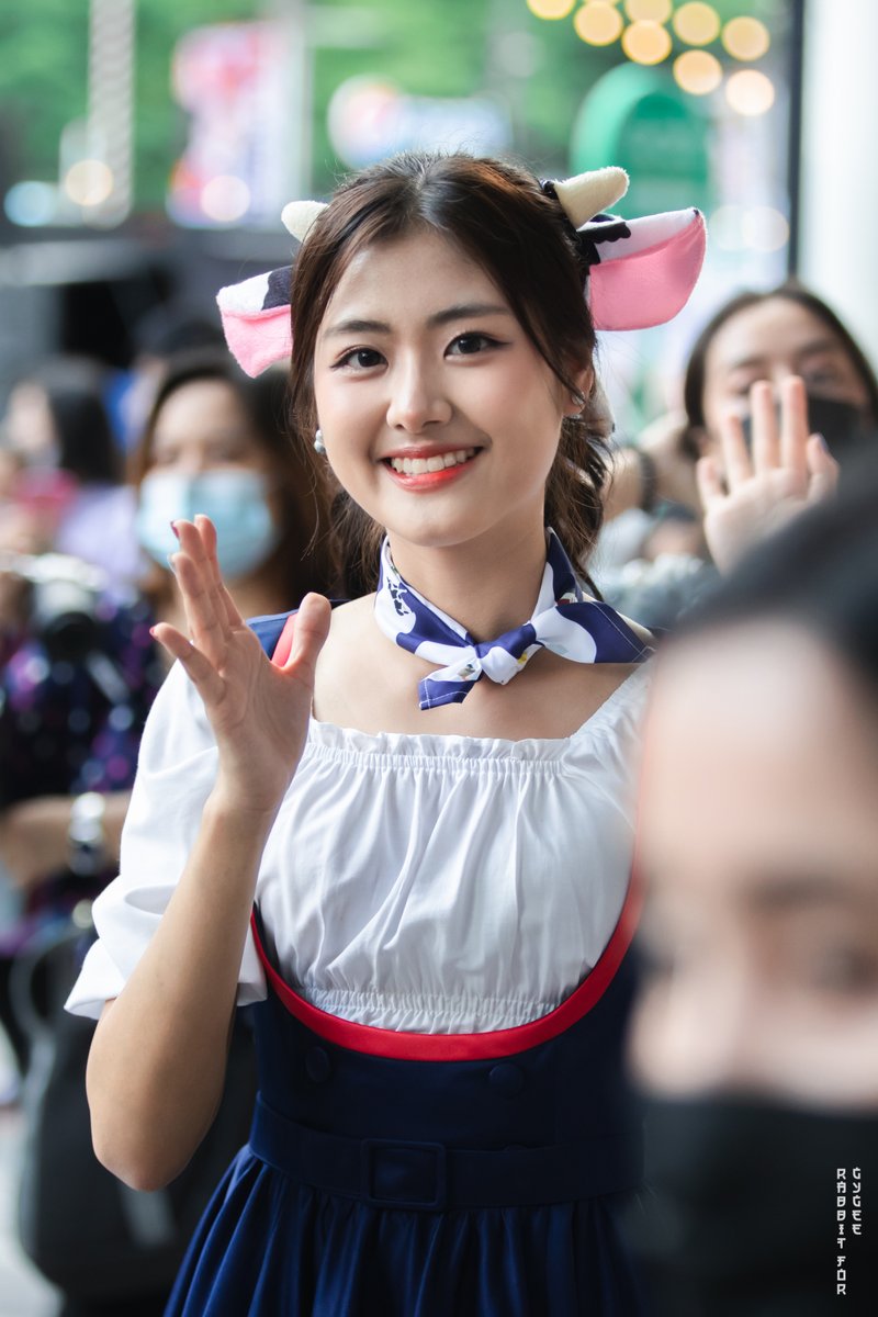 rabnaja48's tweet photo. มุมุ🥺🐄❤
----------------------------------
"มามา...ลานมิลค์แลนด์" Central World 17/12/63
#GygeeBNK48
#BNK48
#Rabbit48
#MilklandxBNK48
#Milklandstory
#farframtoyou
#มามาลานมิลค์แลนด์ https://t.co/1PnQKgFdzg