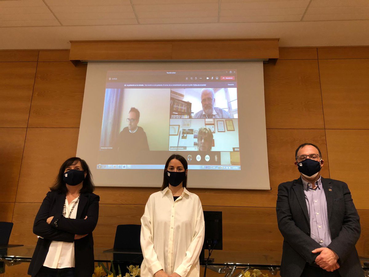 EnxQuim_USC's tweet photo. Parabéns a María Gamallo pola súa Tese de Doutoramento, e aos seus directores, a profa. #MaiteMoreira e prof. @feijoo_costa Transferencia de coñecemento da @UniversidadeUSC ao sector produtivo. Incorporada a Inditex. @Biogrup @cretus_usc https://t.co/G9CtGMWJps