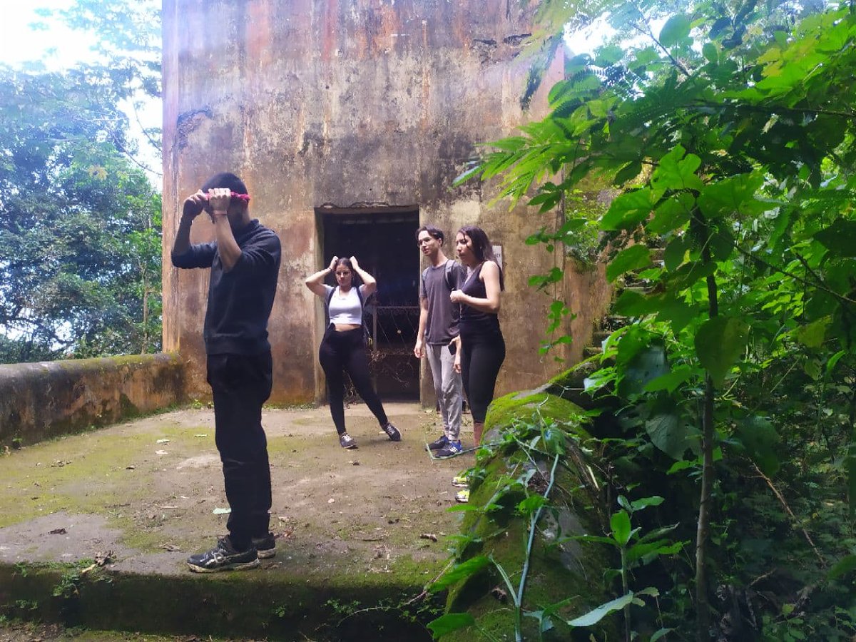AwpOficial's tweet photo. Una nueva propuesta de la Mano del Director Eduardo Rivas
#LaMaldicionDeKnoche 
Cada vez mas gente hace mas y mejor cine
Visitando el Mausoleo de Knoche
#cine #produccion #produccionvenezolana #terror #suspenso #avila #guarairarepano #galipan #knoche #momias #mausoleo https://t.co/4WzOF86Zgg