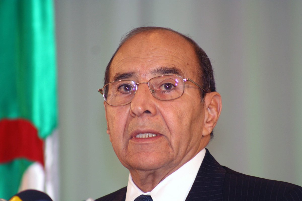 عـــــــــاجل وفاة الدبلوماسي و وزير الداخلية الأسبق نور الدين زرهوني إنا لله وإنا إليه راجعون