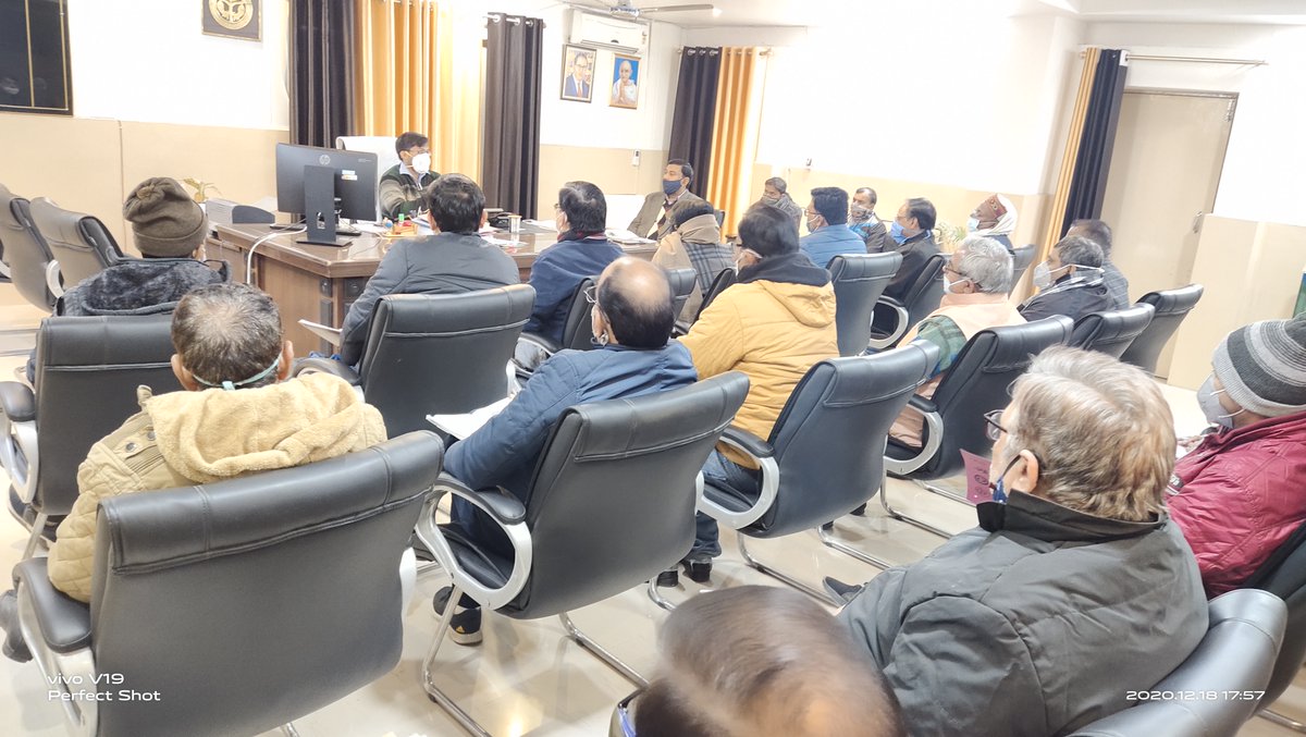 CdoBareilly's tweet photo. समस्त खंड विकास अधिकारियों / लेखाकार के साथ आज शाम 5 बजे प्रधानमंत्री / मुख्यमंत्री आवास योजना के सम्बन्ध में बैठक की गयी , जिसमे निर्देश दिए गए की प्रधानमंत्री / मुख्यमंत्री आवास योजना में प्राप्त लक्ष्य के सापेक्ष शत प्रतिशत स्वीकृति जल्द से जल्द कराएँ https://t.co/8zcrU3rhtC