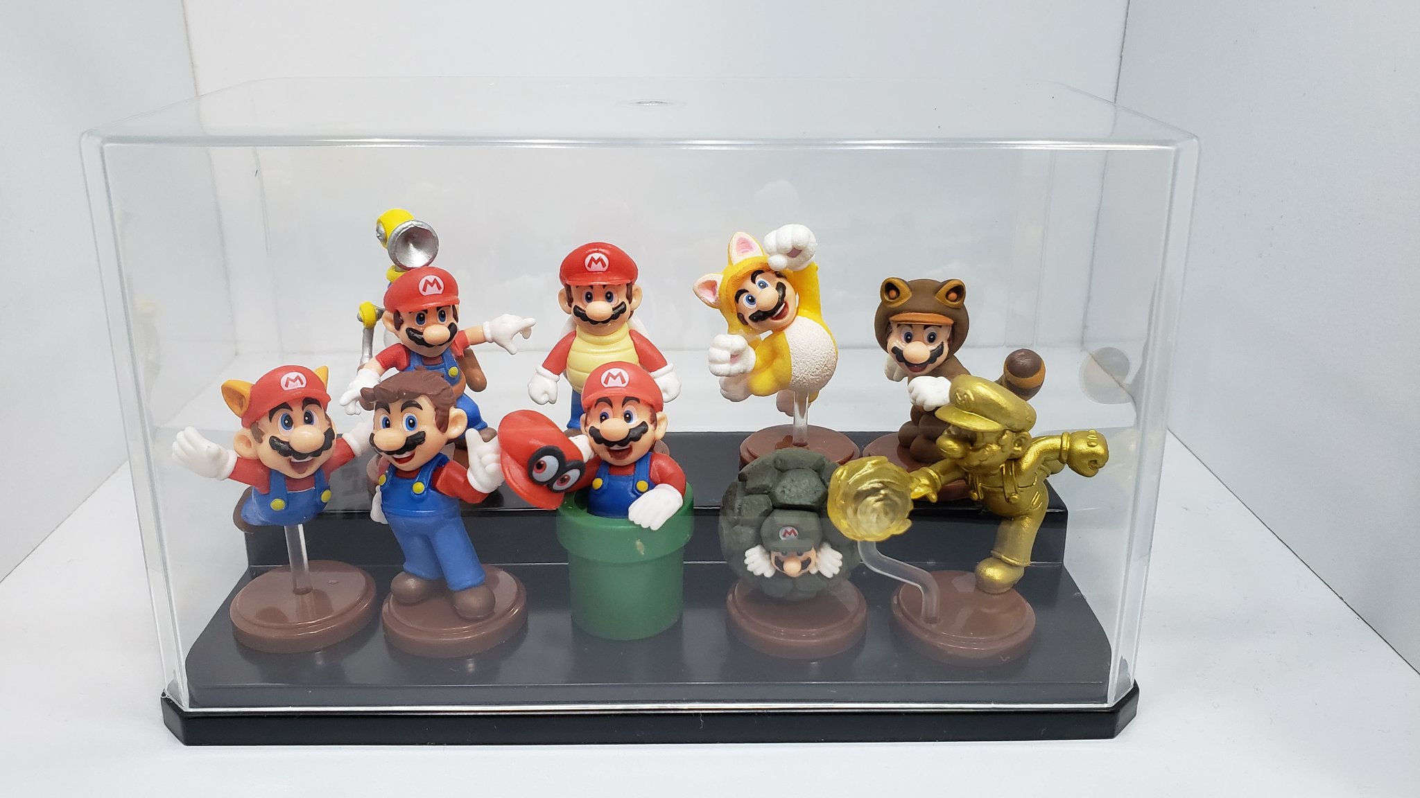 タックルマン チョコエッグのフィギュアの収納はダイソーのこのひな壇ケースがおすすめ 重ねて飾れるのがgood タックルマン チョコエッグのフィギュアの収納はダイソーのこのひな壇ケースがおすすめ 重ねて飾れるのがgood