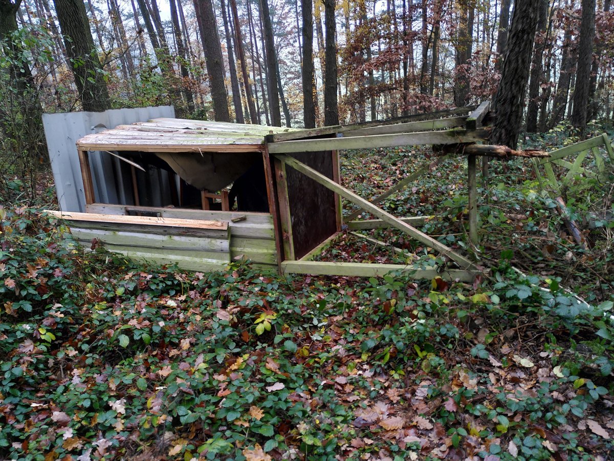 THREE HUNTING TOWERS DESTROYED IN GERMANY.

read the report below:

unoffensiveanimal.is/2020/12/18/thr…