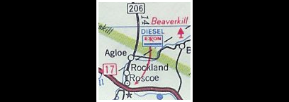 Petite anecdote carto 😃 Dans les années 1930, un éditeur de cartes routières a placé un hameau fictif, nommé Agloe, à New York. L'idée était de détecter les plagiats car il ne devait appaître que sur leur carte. Lire l'histoire : en.wikipedia.org/wiki/Agloe,_Ne…