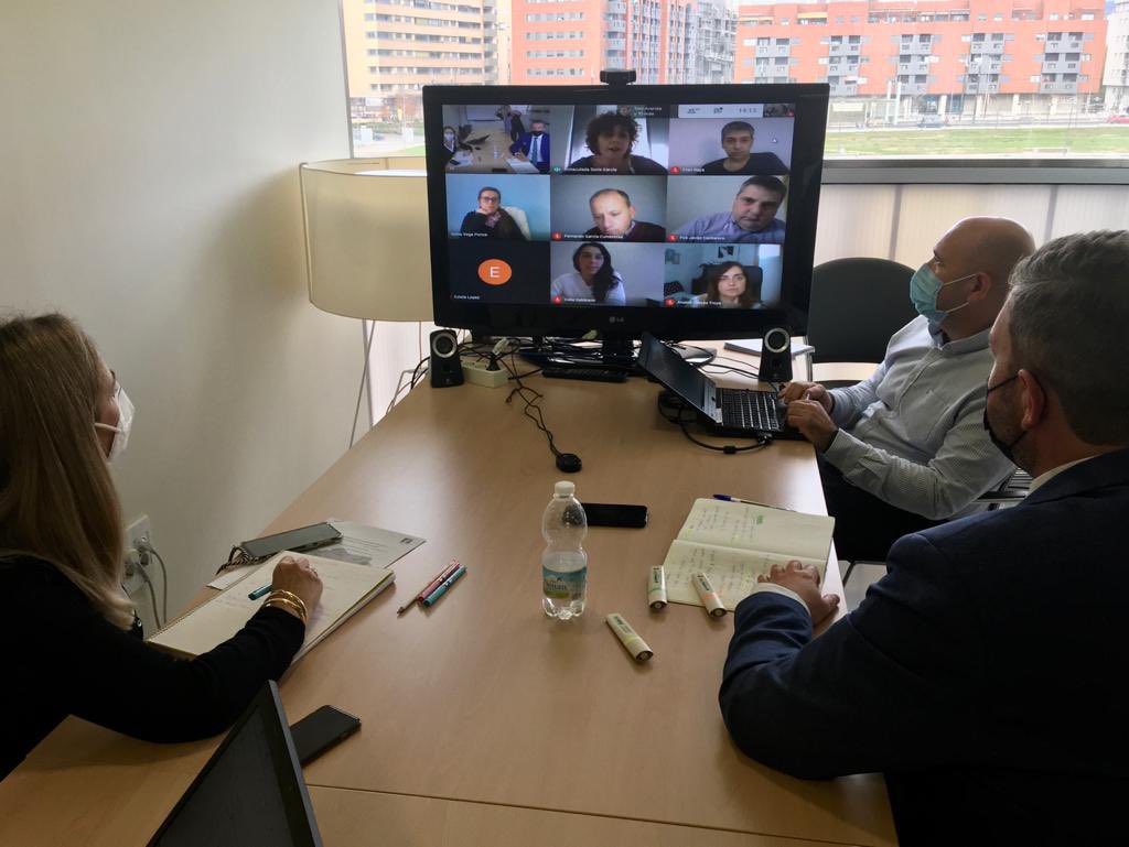 juanluiscruz_'s tweet photo. 📊 Semana de balance, impulso y proyección 2021! @RedGuadalinfo y el @consorcioFR ultiman un año complejo y desafiante encarado con altura, servicio y foco en las personas. Gracias a la red por el compromiso. #FelizFinde ✨ https://t.co/l6fvu8FLw7