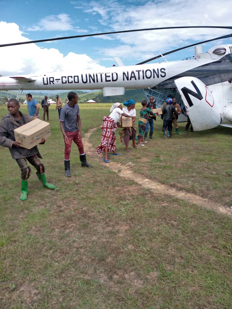 WFPDRC's tweet photo. La distribution par @WFPDRC de biscuits à haute teneur énergétique aux communautés vulnérables des Hauts-Plateaux au Sud Kivu en #RDCongo bientôt terminée. 
Appui: @USAIDSavesLives @USAmbDRC 
#RDC #Congo #zerohungerdrive https://t.co/t7NqRsAQiz