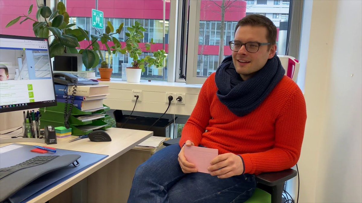 ceplas_1's tweet photo. In our new issue of CEPLAS Faces, Philipp Westhoff from our metabolomics lab @HHU_de answers our questions in a short video! Watch the full video here: https://t.co/ebiWUZCd6J @WeberLab_HHU #PlantSci #CEPLASfaces https://t.co/zp96J3S9tF