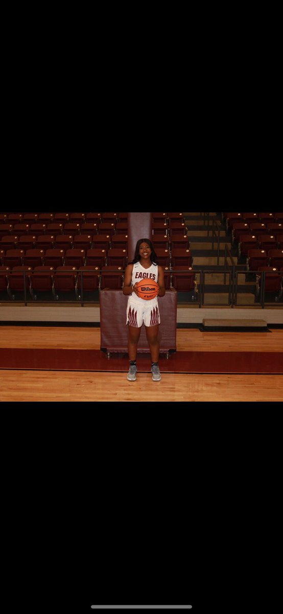 LadyCrossett's tweet photo. Happy 15th Birthday to another baby of the bunch @sheniagavin ❗️ We love you!! Enjoy your day 🥳🏀🦅 https://t.co/8P7cXySQUW