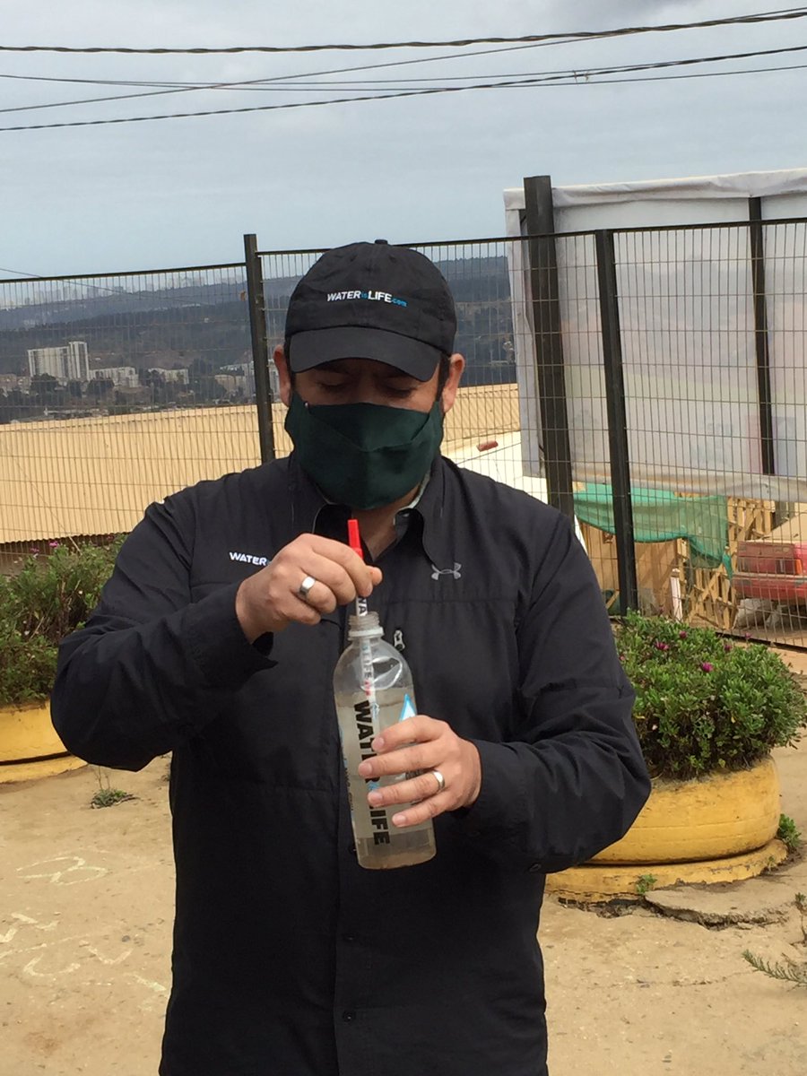 MakerWeekend's tweet photo. Así funciona la tecnología #maker de #WaterIsLife: filtra bacterias virus, sedimentos y metales pesados del agua// #innovacion #innovation #water #agua https://t.co/n4RzccDmSu