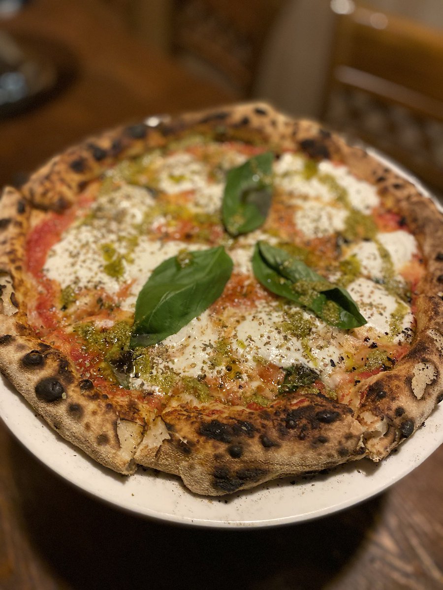 sam55th's tweet photo. رأيي و انطباعي عن مطعم فنزوني دا بيتز
@finzionedapizza
التصنيف؛ بيتزاريا: 🍕🍝🧀
📍الموقع: https://t.co/NNnZNnky2C
التكلفة: $$متوسطة https://t.co/7Vq8dOvxgl