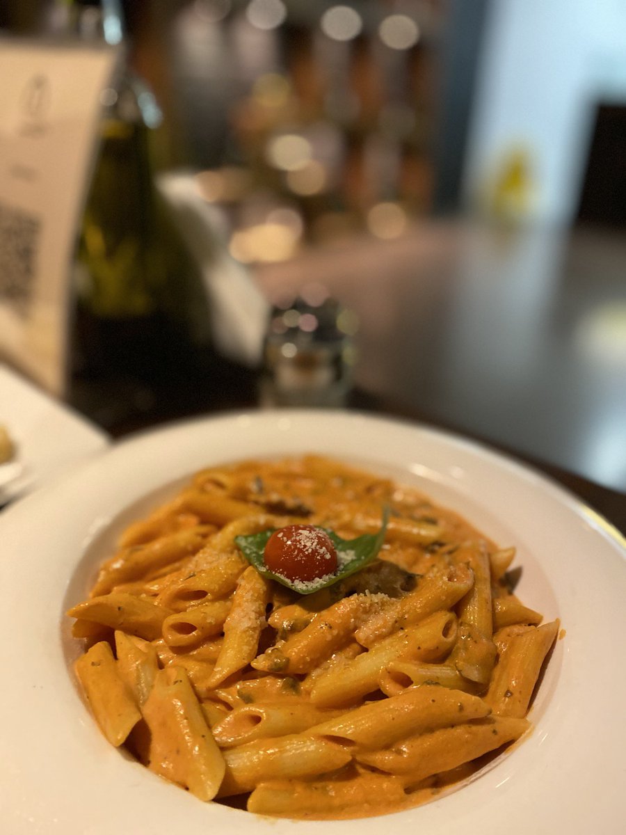 sam55th's tweet photo. رأيي و انطباعي عن مطعم فنزوني دا بيتز
@finzionedapizza
التصنيف؛ بيتزاريا: 🍕🍝🧀
📍الموقع: https://t.co/NNnZNnky2C
التكلفة: $$متوسطة https://t.co/7Vq8dOvxgl