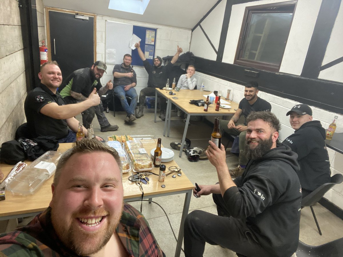 Contactfabs's tweet photo. 2020 Completed ✔️ 

It’s been one hell of a year but we can finally say we’ve done it 🎉

we would like to thank you for all the business you have brought our way this year and wish you all a very Merry Christmas and a Happy New Year 🎉

See you in 2021 🎄🎅🏼 https://t.co/nZY00EVjTe