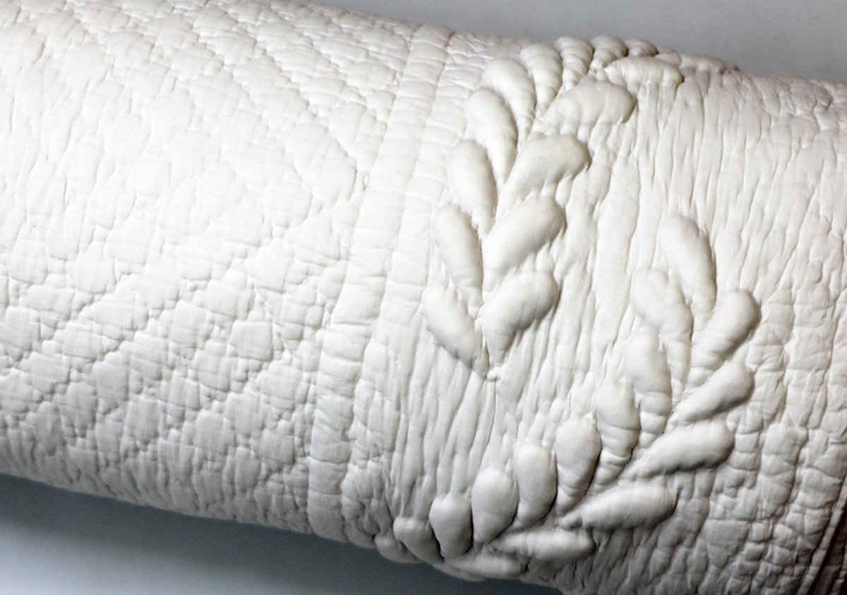 Handcrafted White Embossed Quilts lnkd.in/d-Am7Da #luxuryquilt #quiltedbedcovers #royalbedding #royalquilts #sustainablequilt #handmadequilt #quiltsforsale #artisanmadequilts #quiltshop #luxurybeddings #indianartisanswork #christmasgift #whiteembossedquilt #embossedquilt