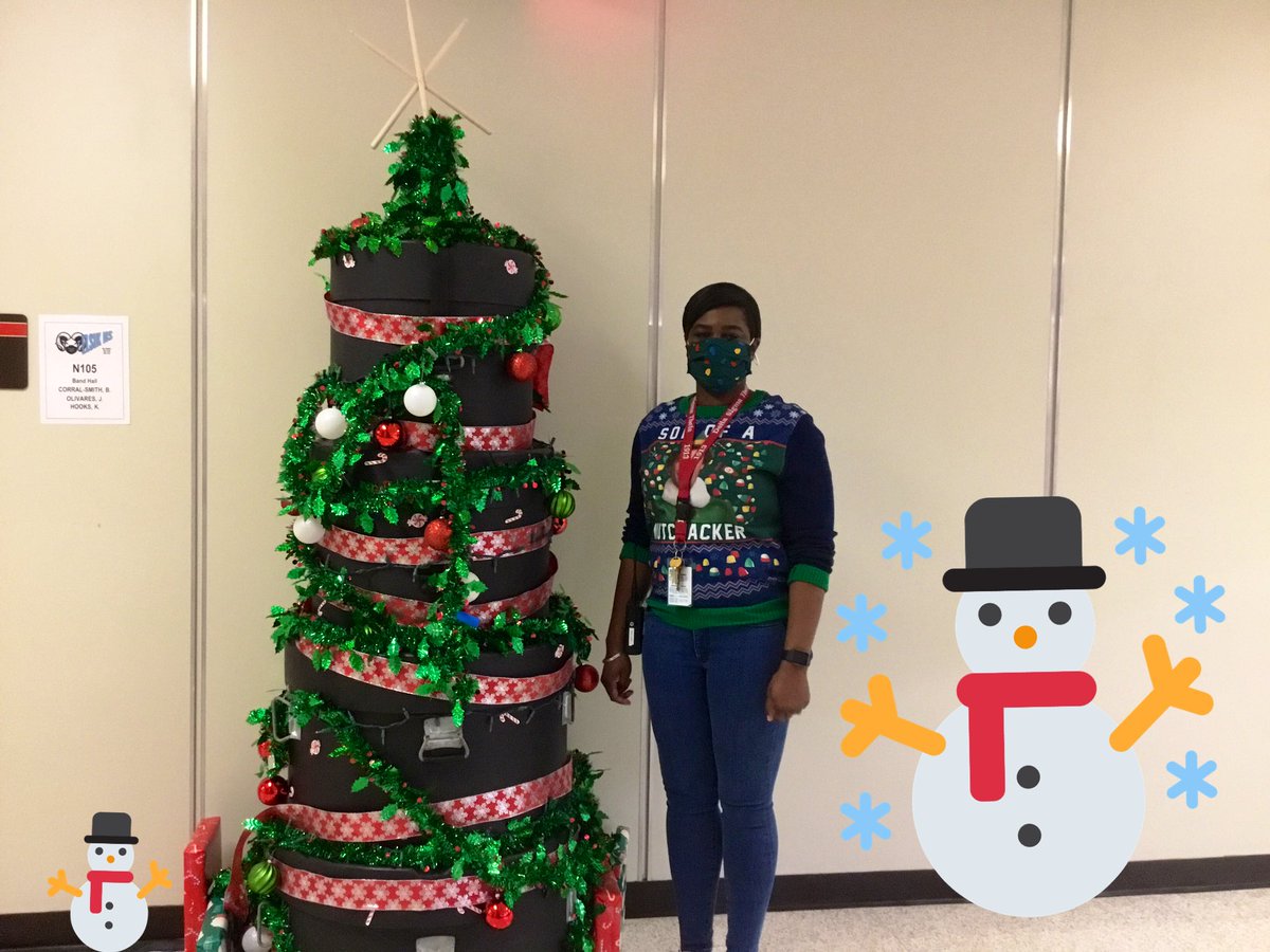 ElsikHighSchool's tweet image. Wishing you happy holidays from #RamCountry #VamosRamos 🐏🐏🐏 Have a #Ramtastic and safe Winter Break. #MaskUpAlief