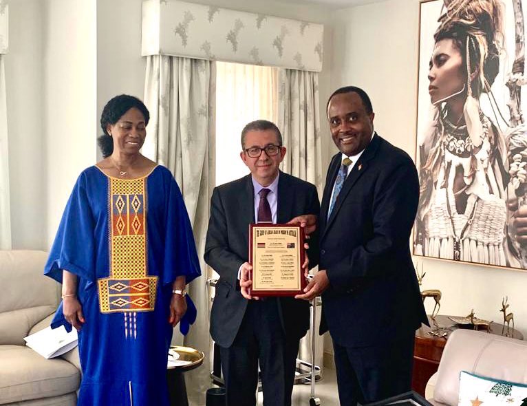 moroccoinaussie's tweet photo. Ambassador #Karim_Medrek took part to the last &amp; fruitful #African_Group of Heads of Missions’ Meeting of the year, to shed lights on the upcoming events to be held during 2021 and an occasion to bid farewell to the Dean, the High Commissioner of #Kenya. #Morocco @MarocDiplomatie https://t.co/ArRBocY0Yn