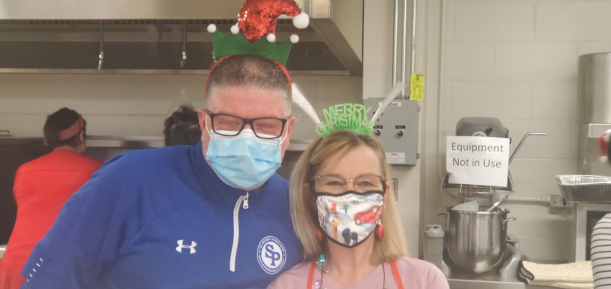 SPJHPythons's tweet photo. Our kitchen elves! Cooking up pancakes and sausages! https://t.co/hbfjJgWHtJ