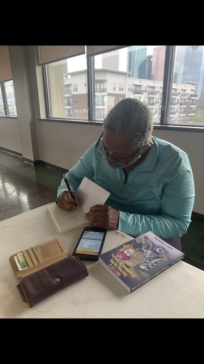 RaulCollins16's tweet photo. Huge shoutout to to Author and former officer Leslie Henderson who autographed two books that I gifted to two of my kiddos @bgcghouston #Holthouse yesterday! Giving knowledge @houstonpolice #PublucAffairs #CommunityServicesUnit #Rechargefriday https://t.co/QGx7zWndEZ