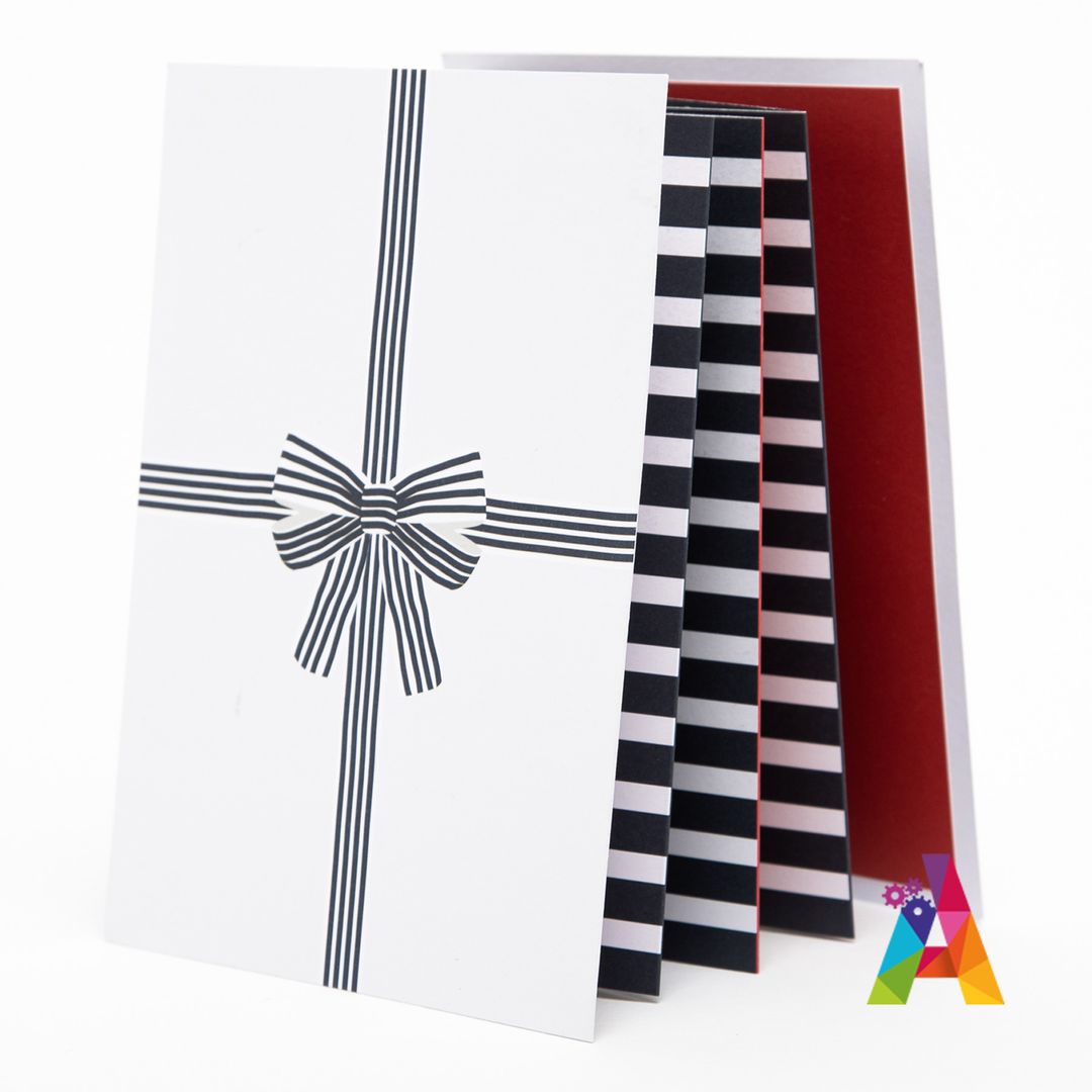 AlphaCard_'s tweet image. The one week countdown until the big day has officially begun! How&apos;s that gift wrapping going? 😅🎁

#creatingengagement #alphacard #zfoldcard #infinitycard #print #printdesign #printmarketing #printing #branding #brand #marketing #communications #Christmas2020
