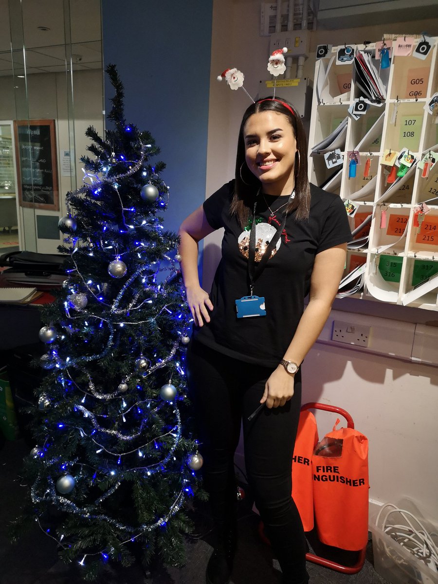 laurenYMCACdiff's tweet photo. More festive looks for the staff at @YMCACdiff_Grp
.
.
.
#helpingthehomeless #Christmas2020 #YMCA #feelingfestive https://t.co/XCWCagmZqq