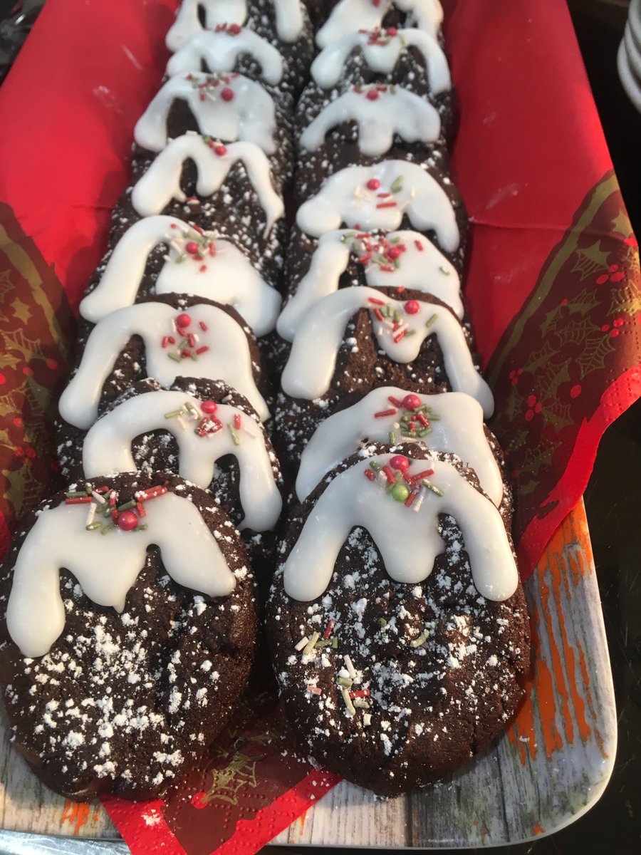 Christmas Pudding Cookies, festive fun for our little ones ⁦@HullCollegiate⁩ ⁦<a href="/ChartwellsInd/">Chartwells Independent</a>⁩
