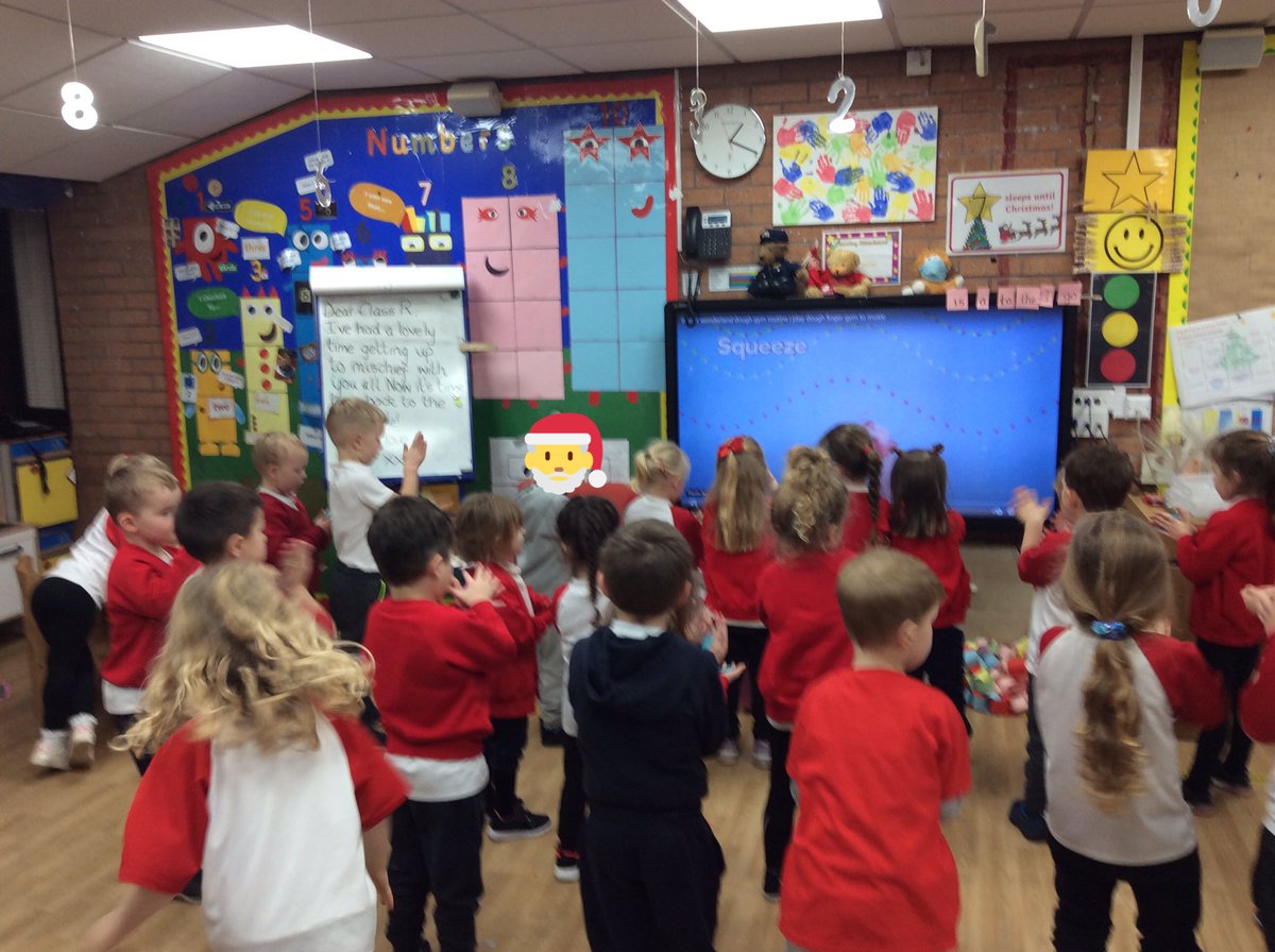 ClassRAspull's tweet photo. A Christmas Dough Disco today 🎅🏻🎄 #acpseys #eyfsfunkyfingers https://t.co/q6IC7BKJoA