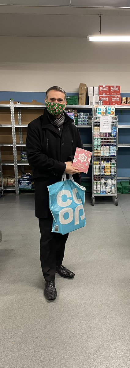 Pioneertracy's tweet photo. @Pioneertracy thanks to two amazing councillors who work tirelessly for our community superstars @CommunityKim @EmmaSteadman11 @webblegs78 @Sue_Woodward @ExpressandStar @coopuk #ItsWhatWeDo #littleactsofchristmasspirt 🎄🎄☃️ https://t.co/Bs3eWfEl0l