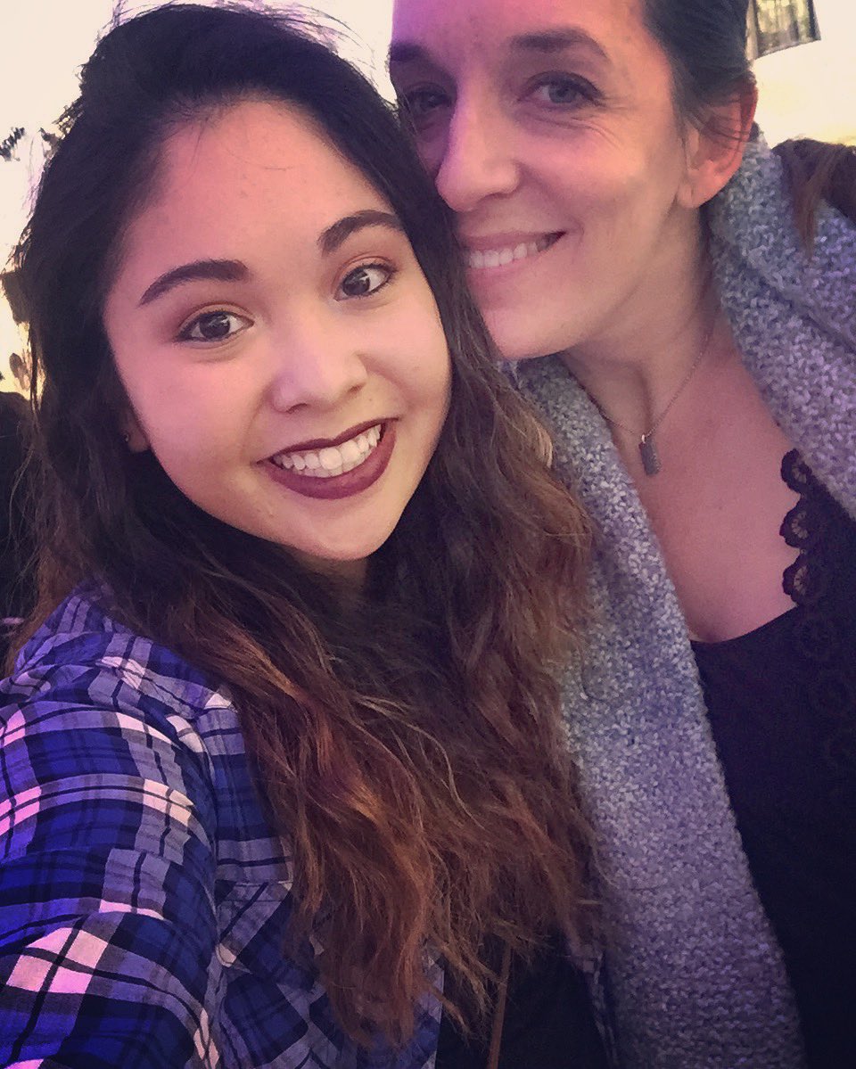 4 years ago, I skipped studying for my chem final to see @ShoshanaBean for the very first time (a rare under 21 experience back then). I failed that final.... but NO regrets 😂

Just going to relish in my memories of that night until we can get back to doing these things again 💙