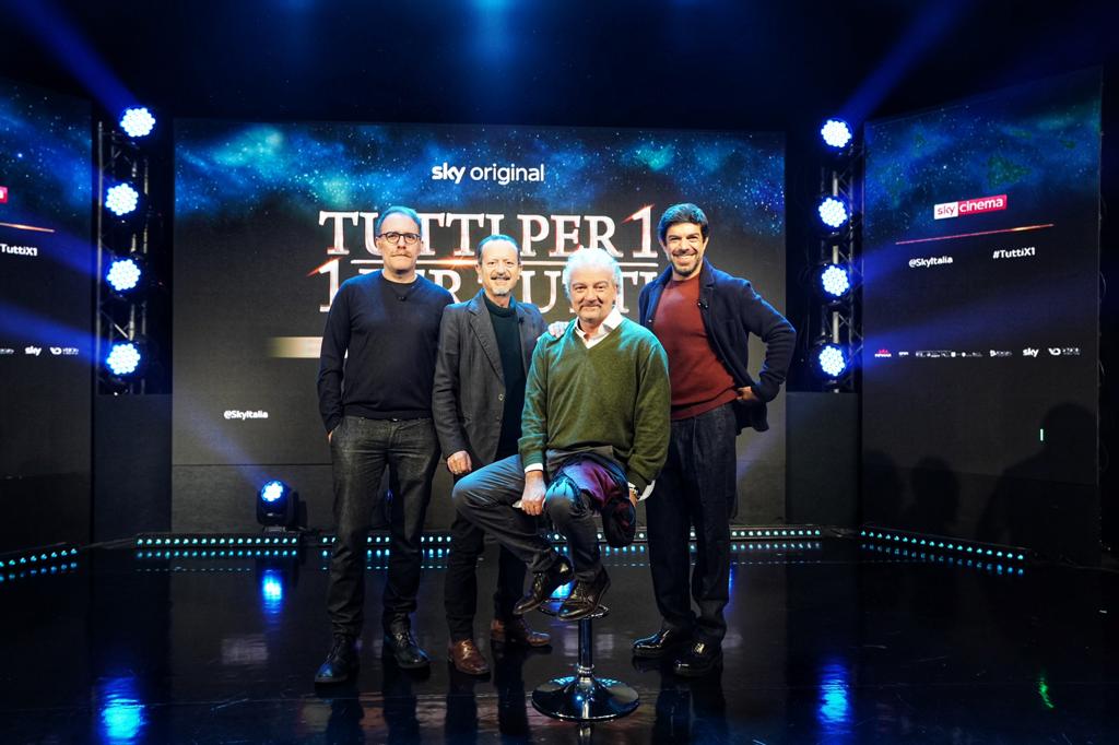 Pierfrancesco Favino (@pfavino) on Twitter photo I moschettieri tornano a Natale: Tutti per 1, 1 per tutti!
#tuttix1
<a href="/VisionDistrib/">Vision Distribution</a> I moschettieri tornano a Natale: Tutti per 1, 1 per tutti!
#tuttix1
<a href="/VisionDistrib/">Vision Distribution</a>